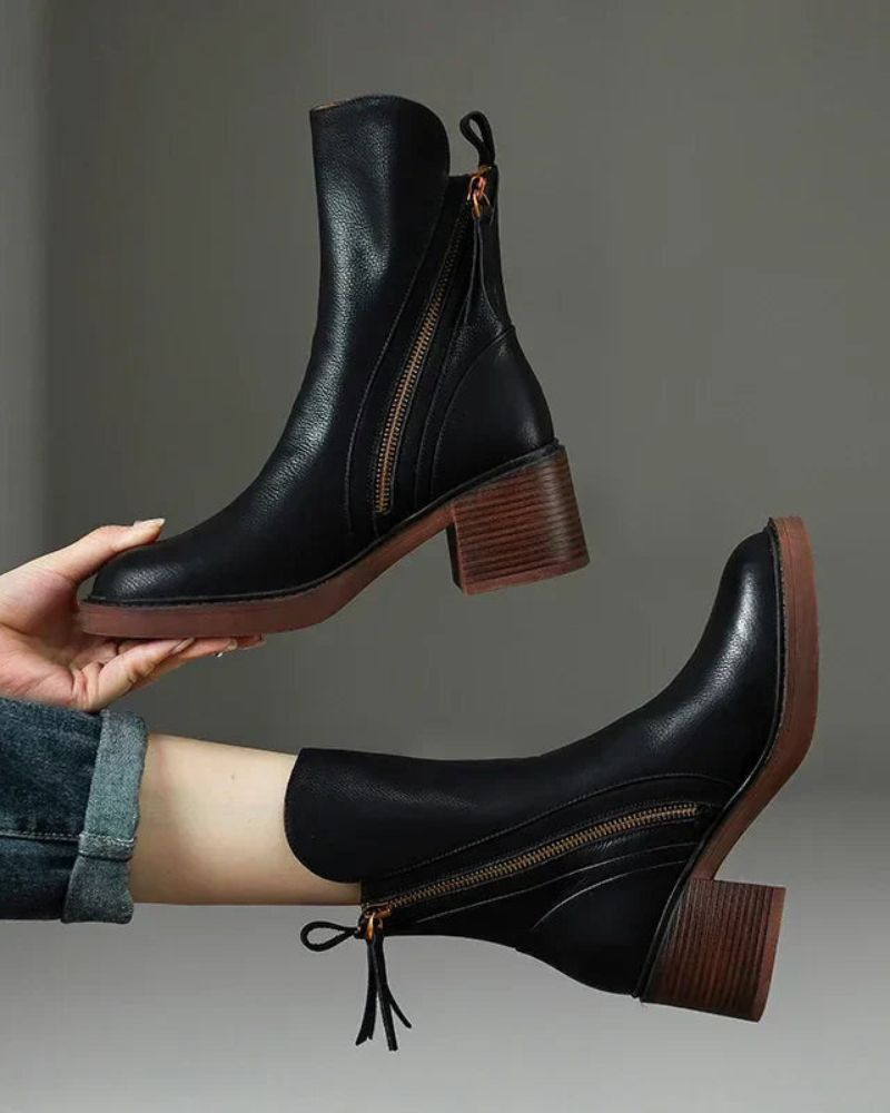 Avora Lyon | Botte en cuir noire avec un talon confortable, élégante et intemporelle